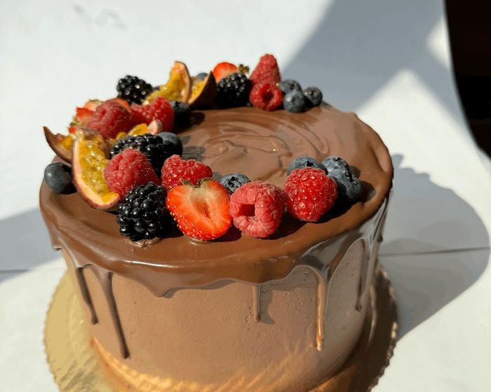 Lactose-Free Vanilla and Chocolate Cake – Classic S