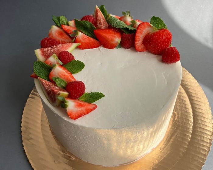 Chocolate, Pistachio and Raspberry Cake – Classic S