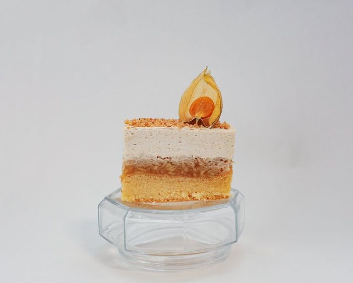 Apple Slices with Cinnamon Mascarpone Cream