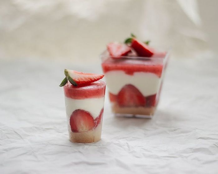Mini Strawberry Cheesecake Cup