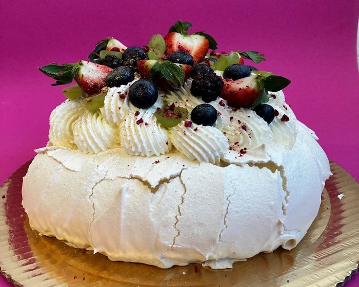 Pavlova Cake