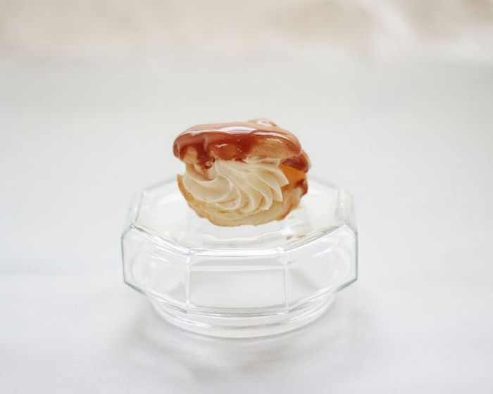 Caramel Profiterole