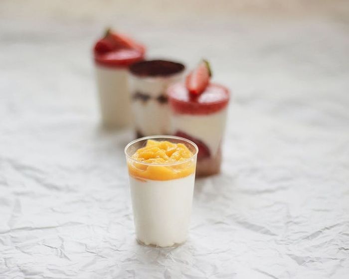 Curd Cheese Cup with Mango